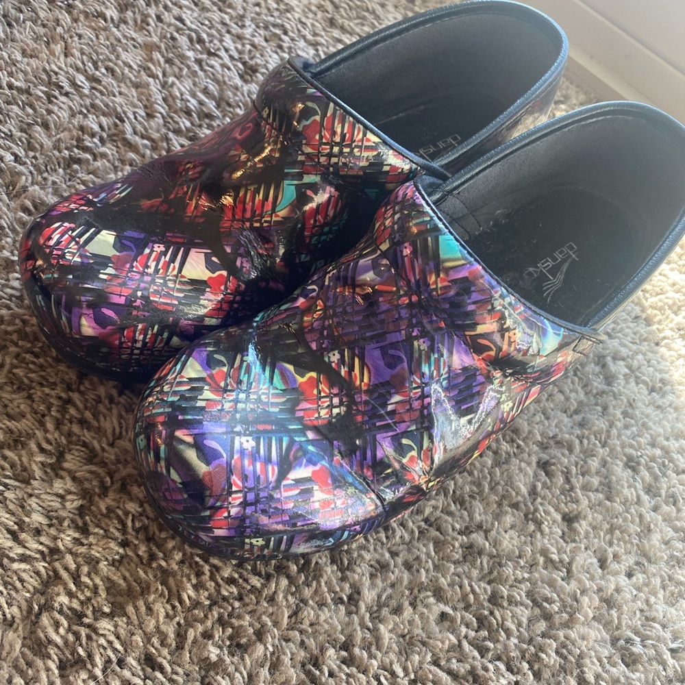 Dansko nursing shoes- size 39 (women’s 9)